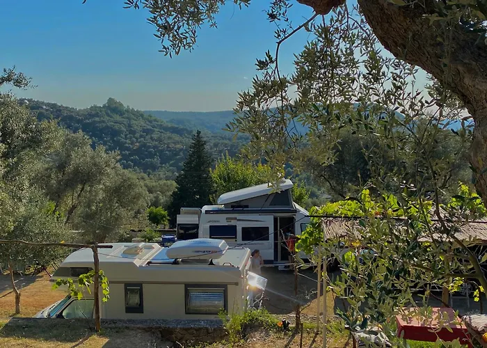 Kruje Camping *