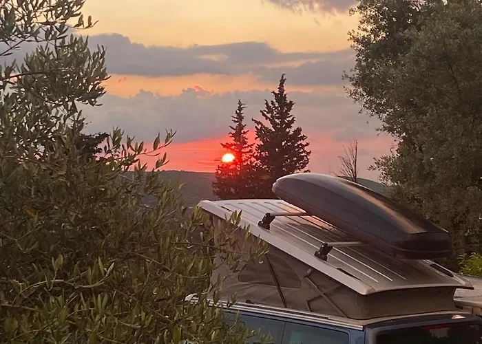 Kruje Camping Kamp alanı *