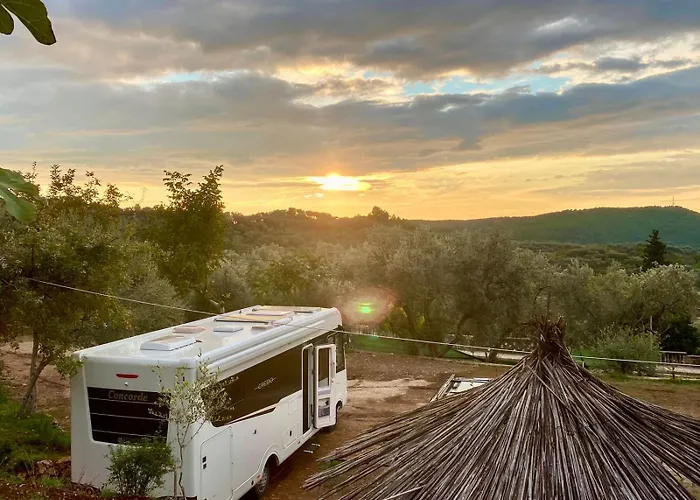 Kruje Camping * Krujë